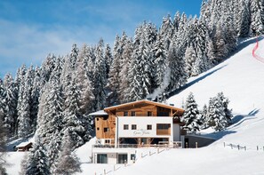 Mặt tiền nơi lưu trú