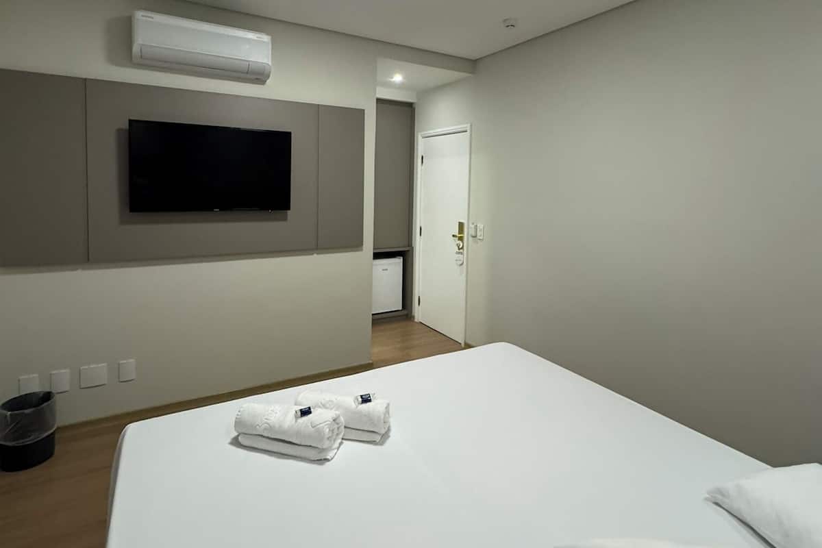 Superior-Zimmer (Double Internal Luxury) | 1 Schlafzimmer, Zimmersafe, Verdunkelungsvorhänge, kostenloses WLAN