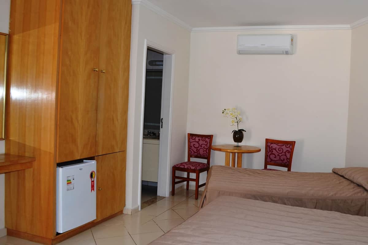 Minibar, bureau, rideaux occultants, Wi-Fi gratuit