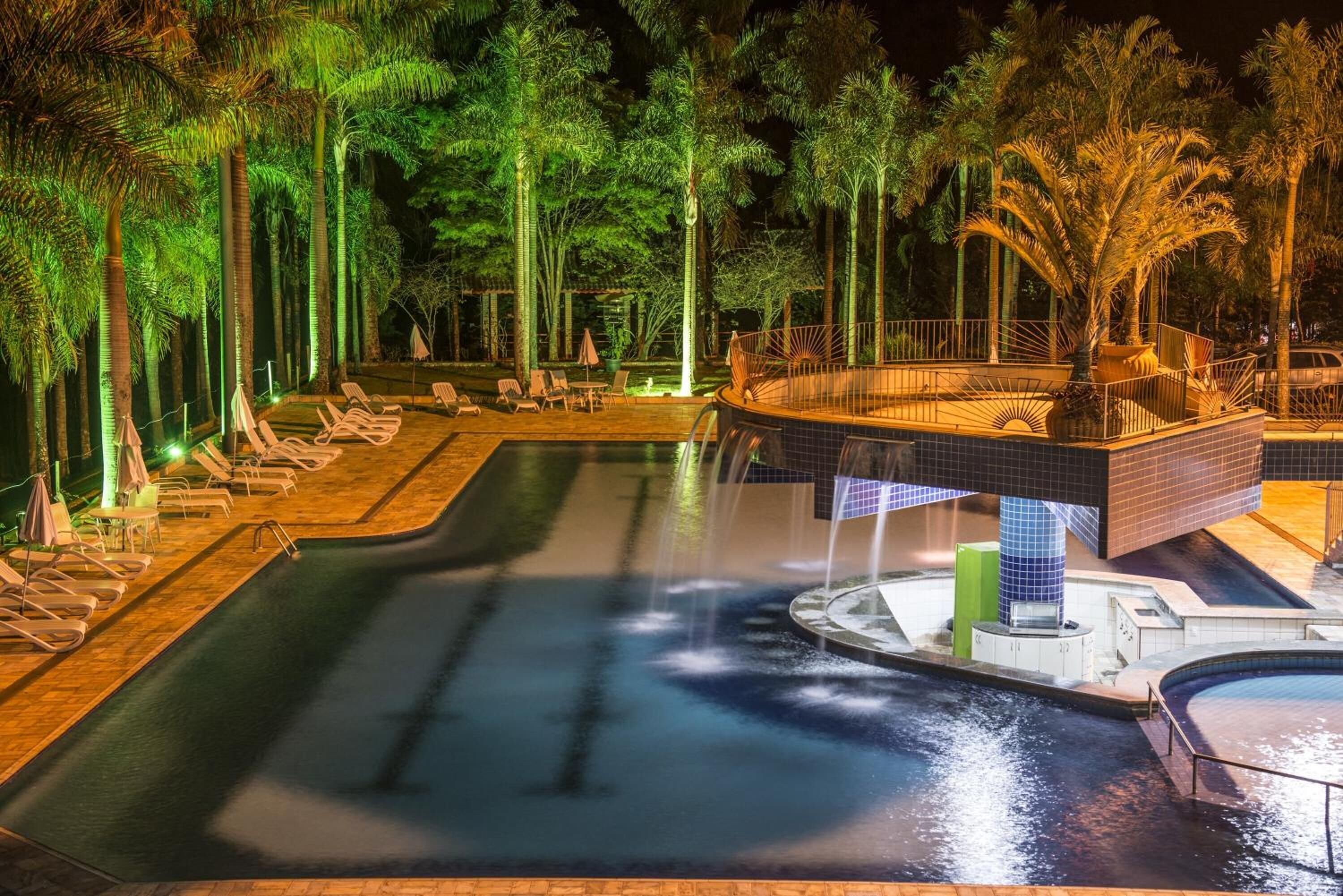 breakfast, lunch and dinner served