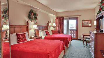 Phòng đôi Deluxe, 2 giường cỡ queen, tủ lạnh & lò vi sóng | Bộ đồ giường cao cấp, nệm có lớp đệm bông, két bảo mật tại phòng