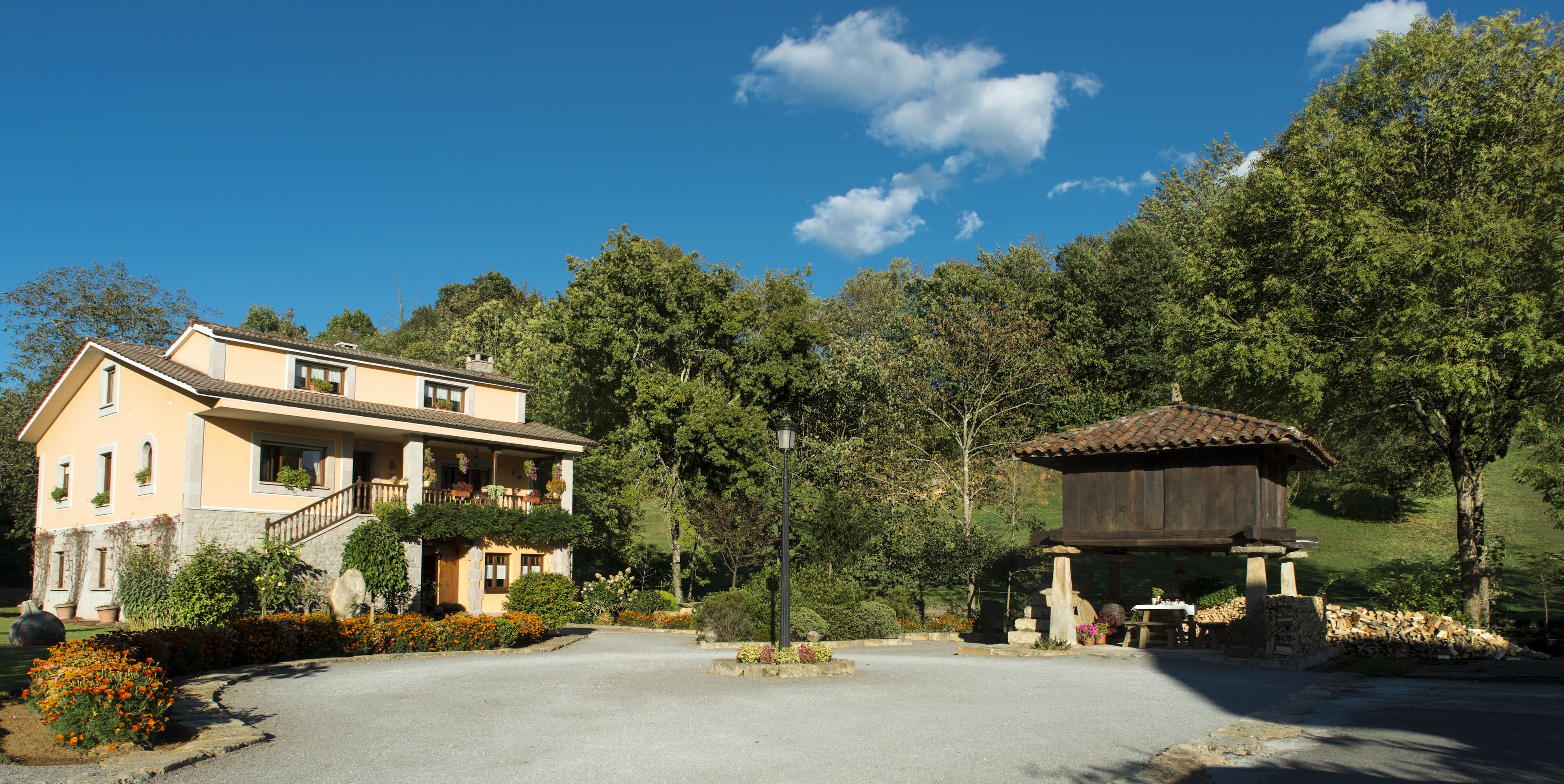 Photo - Santu Colás