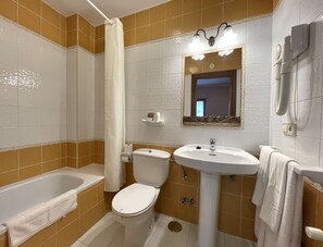 Bathroom - Casa Rural Santu Colás (Cangas de Onis)
