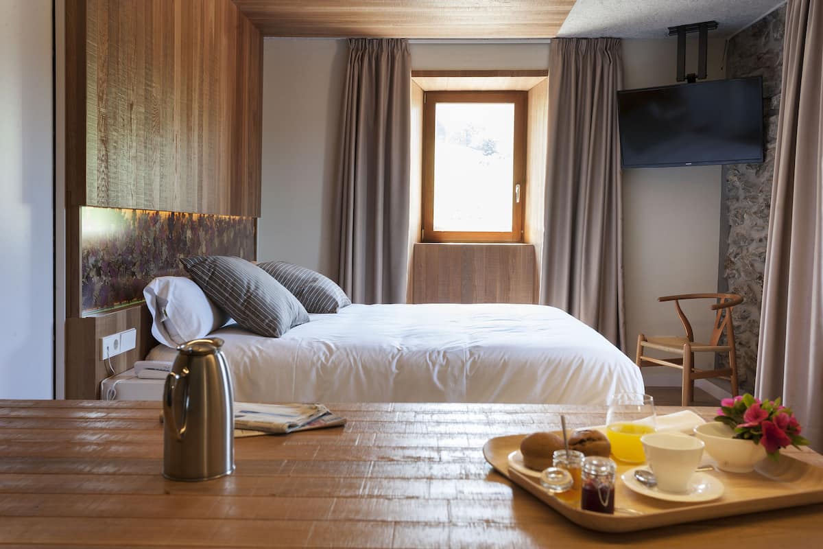 studio | in-room safe, desk, soundproofing, free cots/infant beds