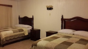 Iron/ironing board, rollaway beds, free WiFi