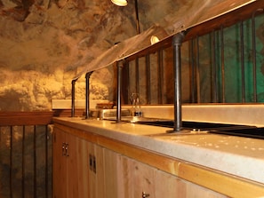 Restaurant - Grand Canyon Caverns Inn (Seligman)