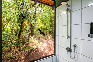 Casita El Volcan   | Bathroom | Shower, hair dryer, towels