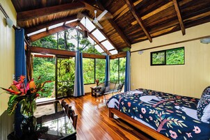 Casita La Luna | Premium bedding, individually decorated, individually furnished