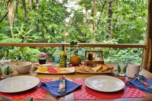 Free daily full breakfast - Casitas Tenorio B&B (Bijagua)