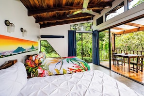 Premium bedding, individually decorated, individually furnished - Casitas Tenorio B&B (Bijagua)