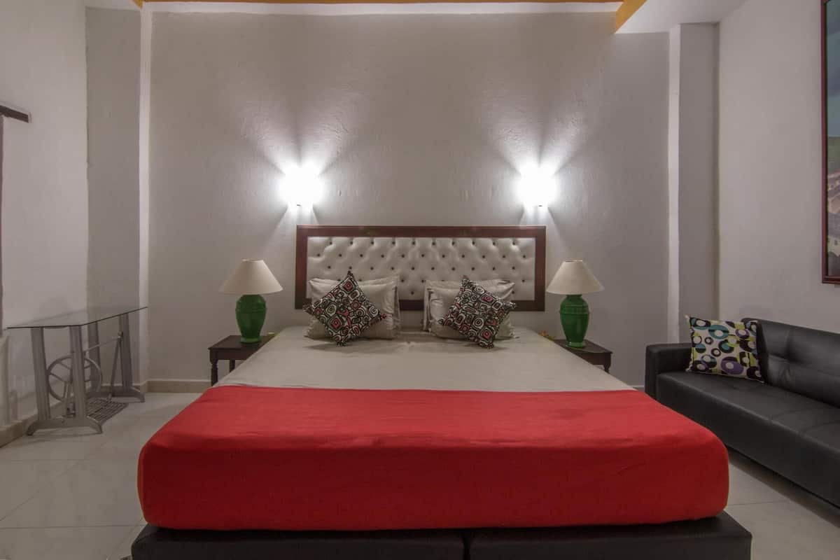 1 bedroom, in-room safe, iron/ironing board, free WiFi