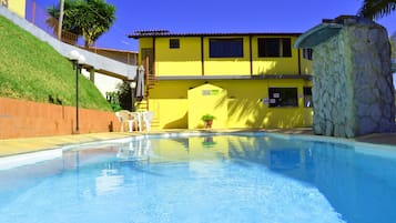 Outdoor pool, pool loungers