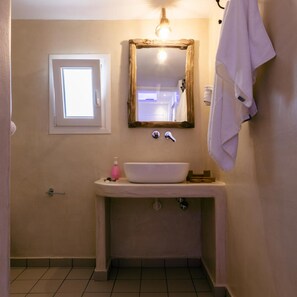 Bathroom - Mikri Vigla Hotel (Naxos)