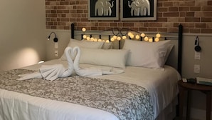 Deluxe Bungalow, 1 Bedroom, Mountain View, Mountainside | Bar mini, peti besi dalam bilik, Wi-fi percuma 