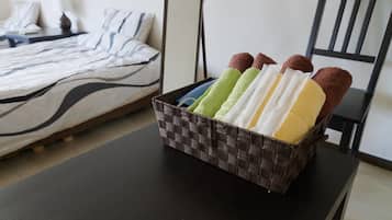 Apartment (self-check in, see email for details) | Individually decorated, desk, free WiFi
