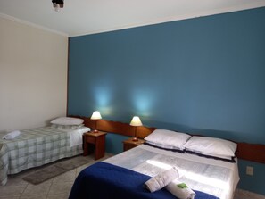 Minibar y ropa de cama 