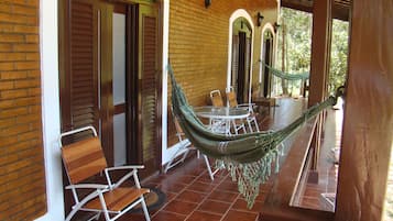 1 habitación, minibar, wifi gratis y ropa de cama