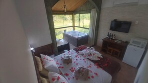 Minibar, wifi gratis y ropa de cama