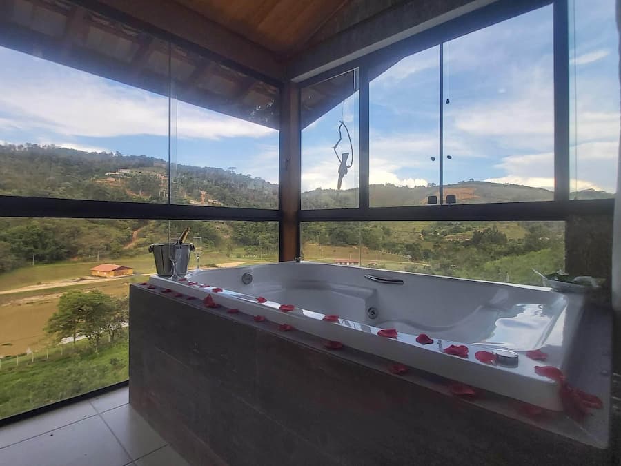 Presidential Triple Room | Minibar, free WiFi, bed sheets