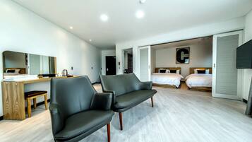 Desk, blackout drapes, free WiFi, bed sheets