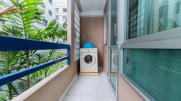 2 Bedrooms D | Terrace/patio