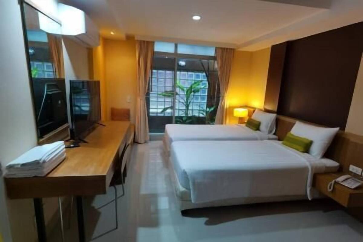 Literie hypoallergénique, coffre-fort, bureau