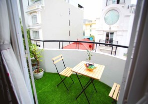 Deluxe Double or Twin Room, Balcony, City View | Balcony - Madam Moon Hotel (Hanoi)