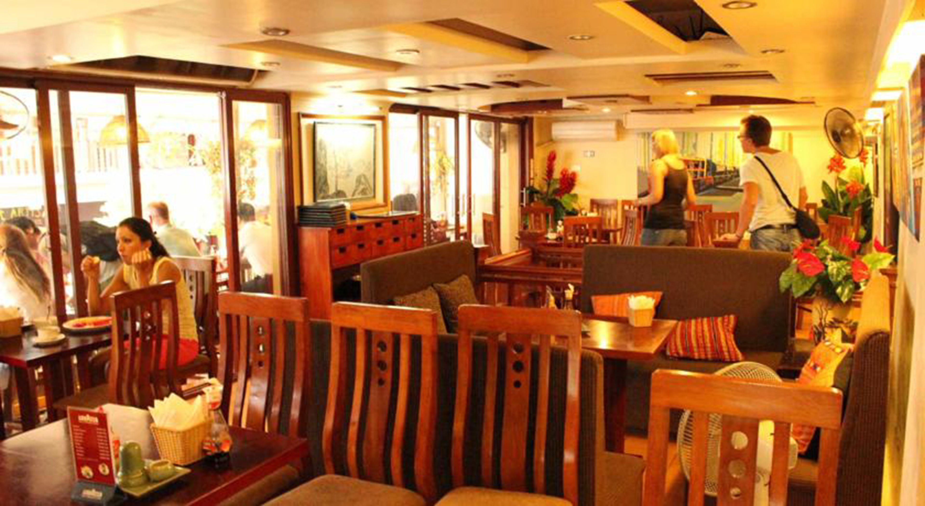 Free daily cooked-to-order breakfast 