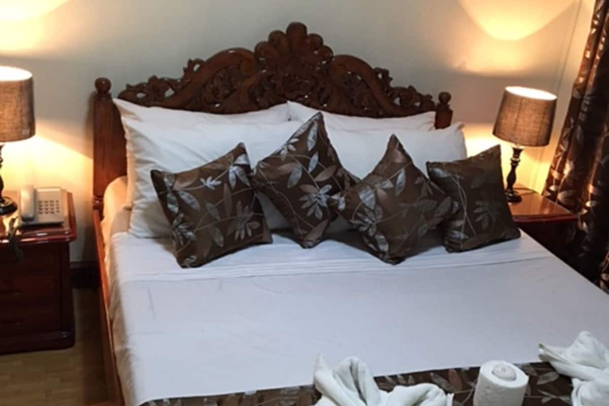 Deluxe Room, 1 Queen Bed, Accessible
