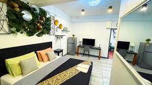 Standard Double Room | 2 bedrooms, minibar, in-room safe, individually decorated - Beach Gallery House (Pattaya)