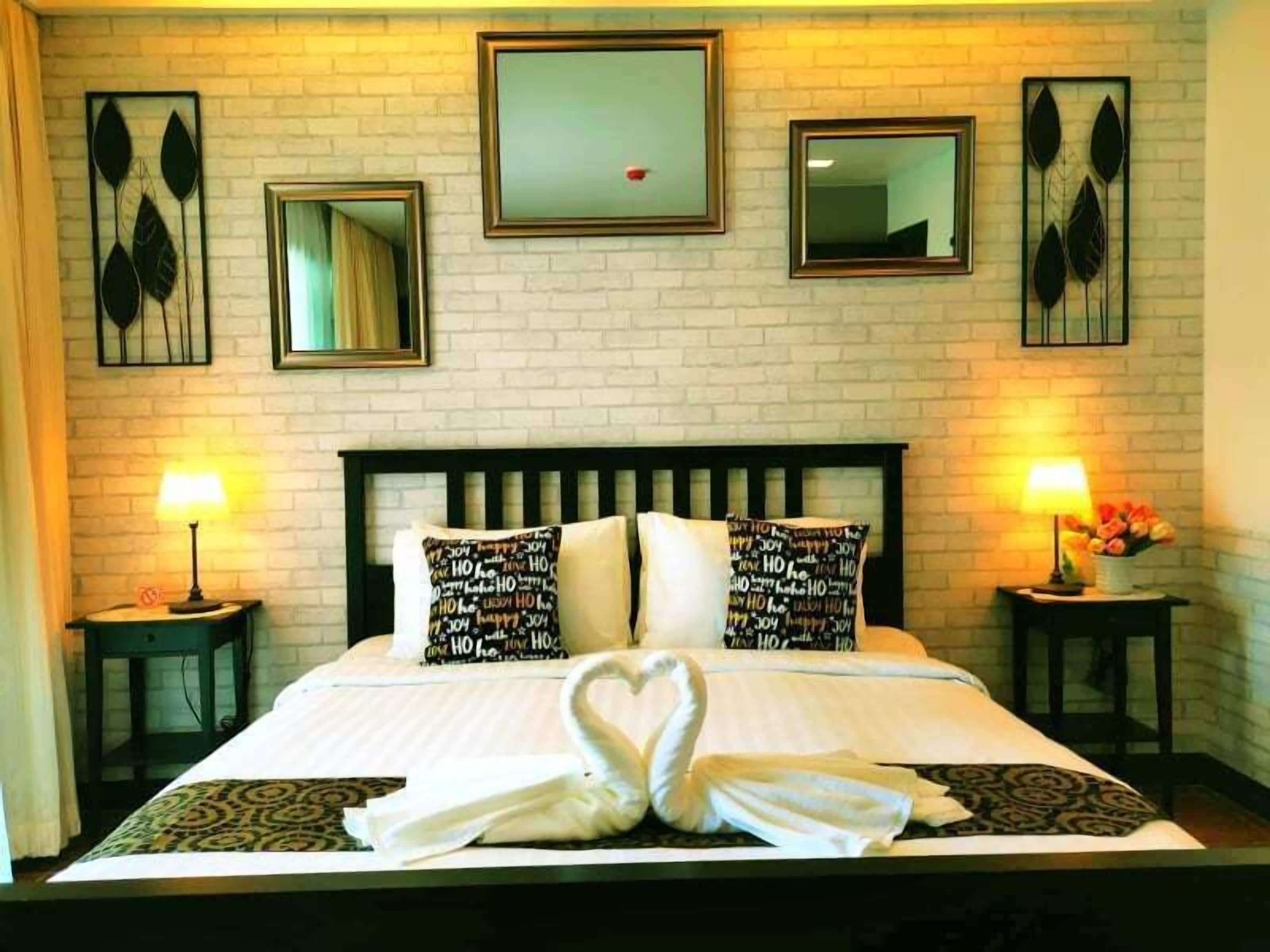 2 bedroom seaview suite with kitchen | 2 bedrooms, minibar, in-room safe, individually decorated