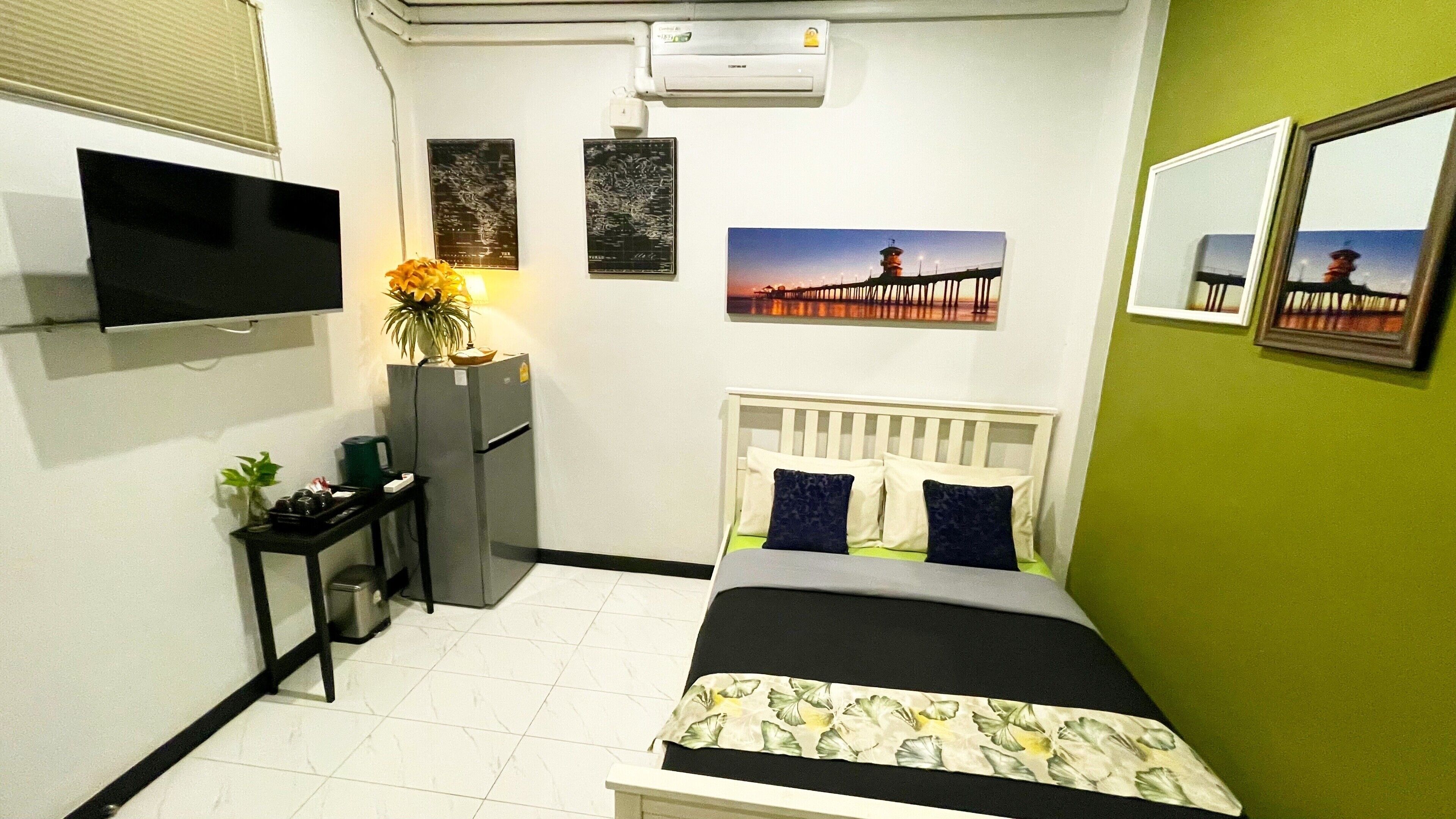 Standard Room with Sharing Bathroom | 2 室のベッドルーム、ミニバー、セーフティボックス (室内)、客室ごとに異なる装飾