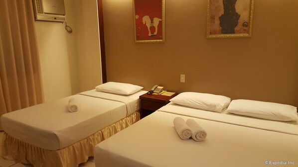 Familienzimmer | Schreibtisch, Zustellbetten, kostenloses WLAN