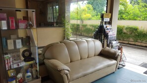 ロビー応接スペース