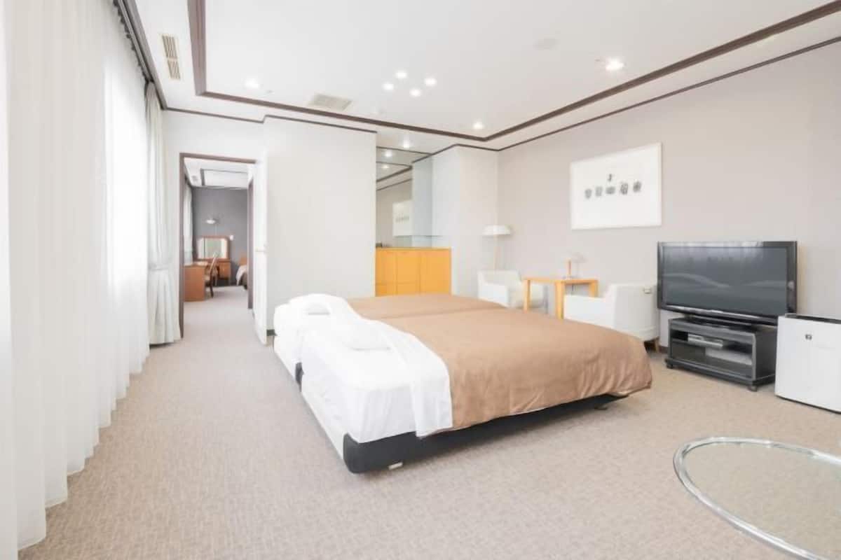 Desk, iron/ironing board, free WiFi, bed sheets