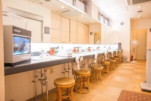 Bañera y ducha independientes, bañera de agua termal y secador de pelo