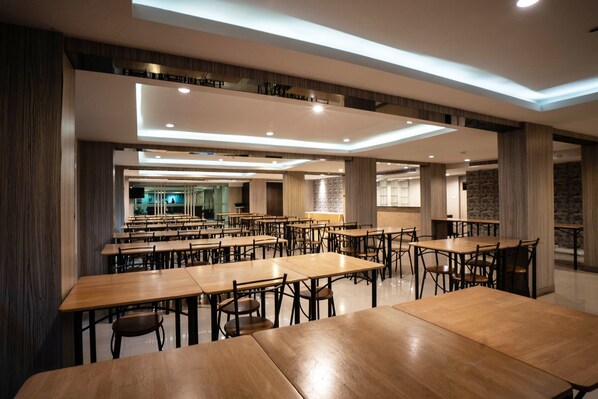 Breakfast, lunch, dinner served; Thai cuisine  - NRC Residence Suvarnabhumi (Bangkok)