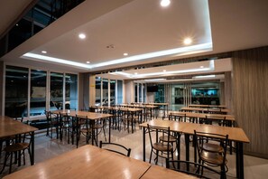 Breakfast, lunch, dinner served; Thai cuisine  - NRC Residence Suvarnabhumi (Bangkok)