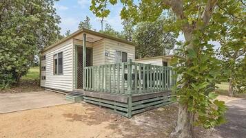 Baita Economy (Sleeps 4) | Ferro/asse da stiro, Wi-Fi gratuito, lenzuola