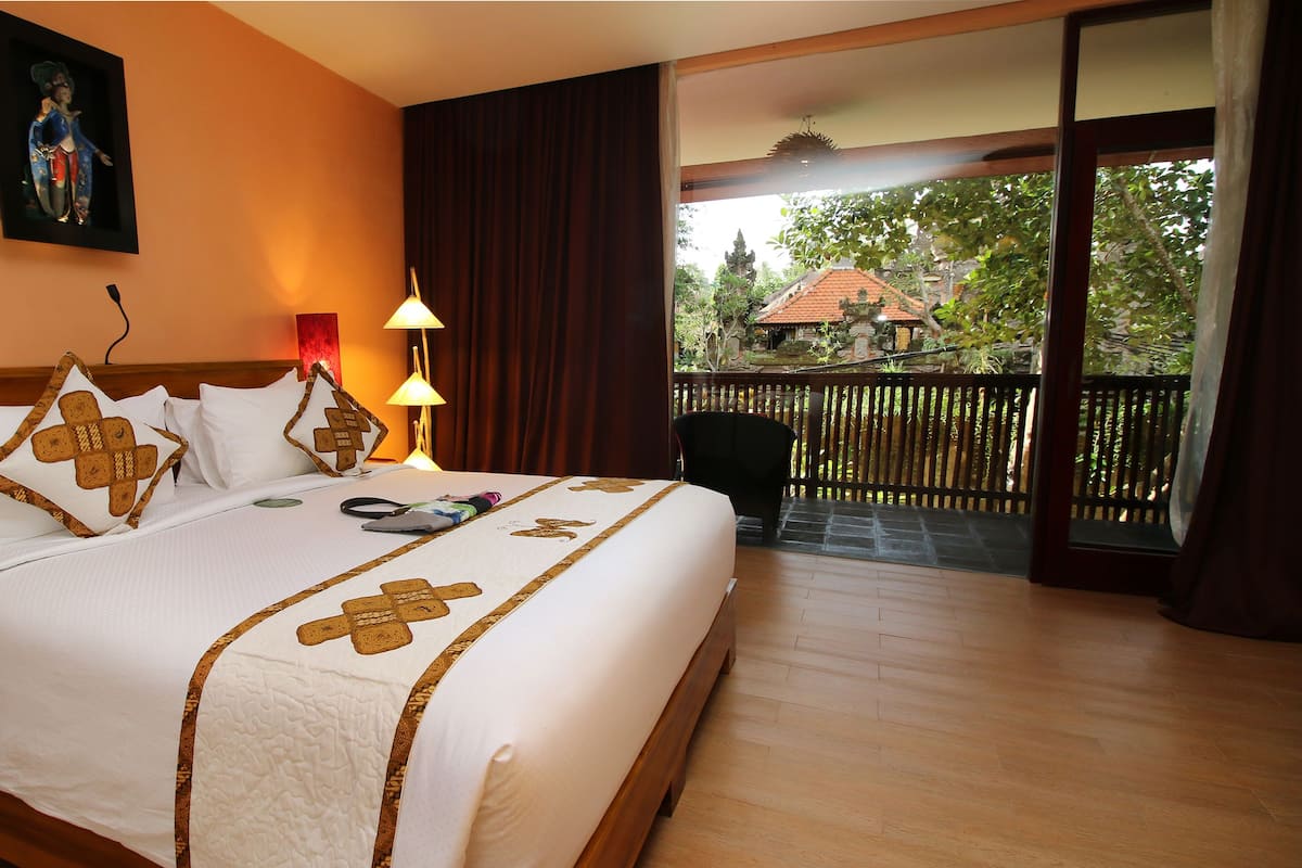 Temple View Suite | Minibar, in-room safe, desk, WiFi (free)