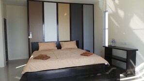Deluxe Room, Sea View | Living room - AoPong Resort (Ko Mak)
