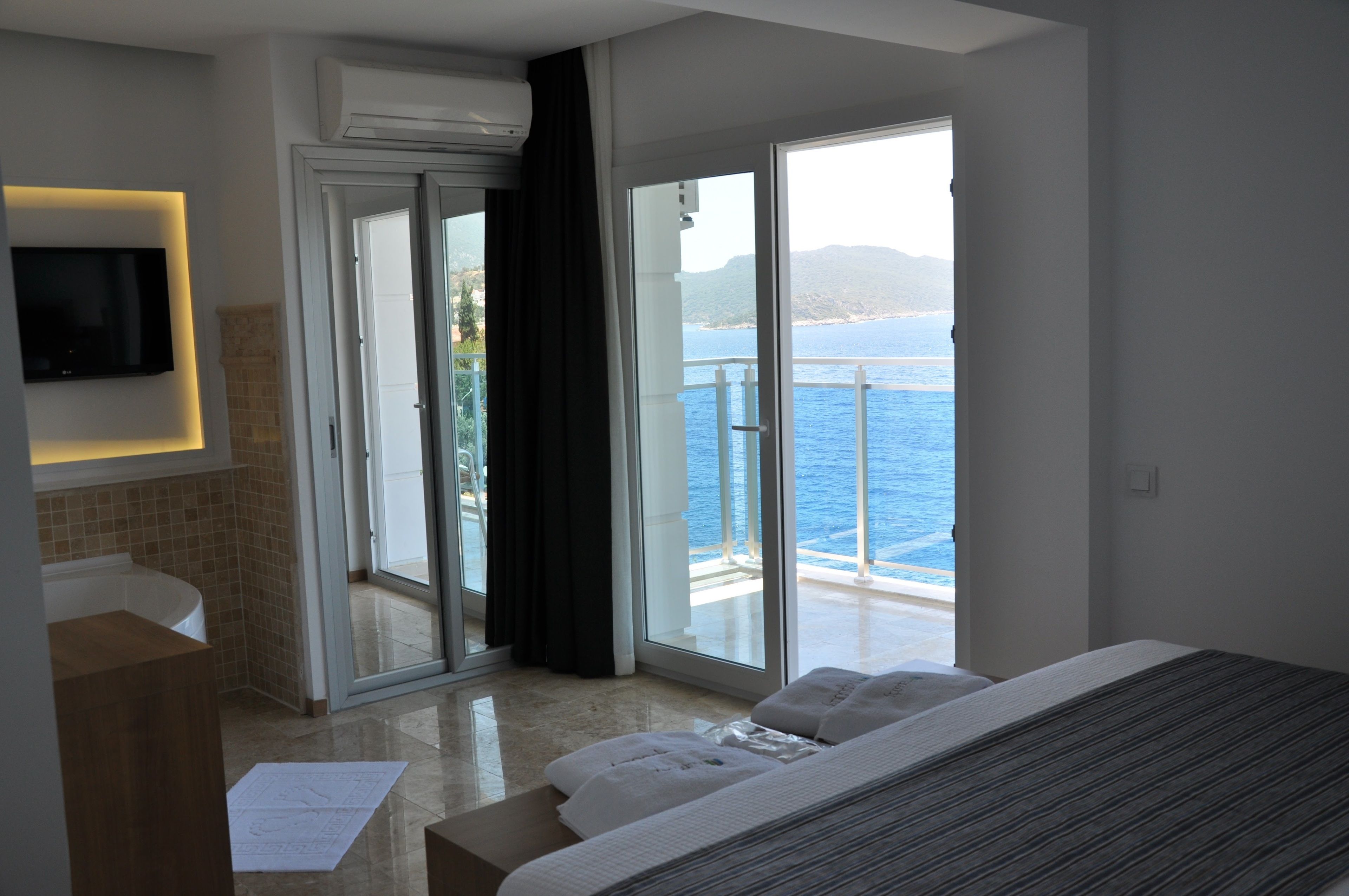 premium double room, jetted tub, sea view | view from room