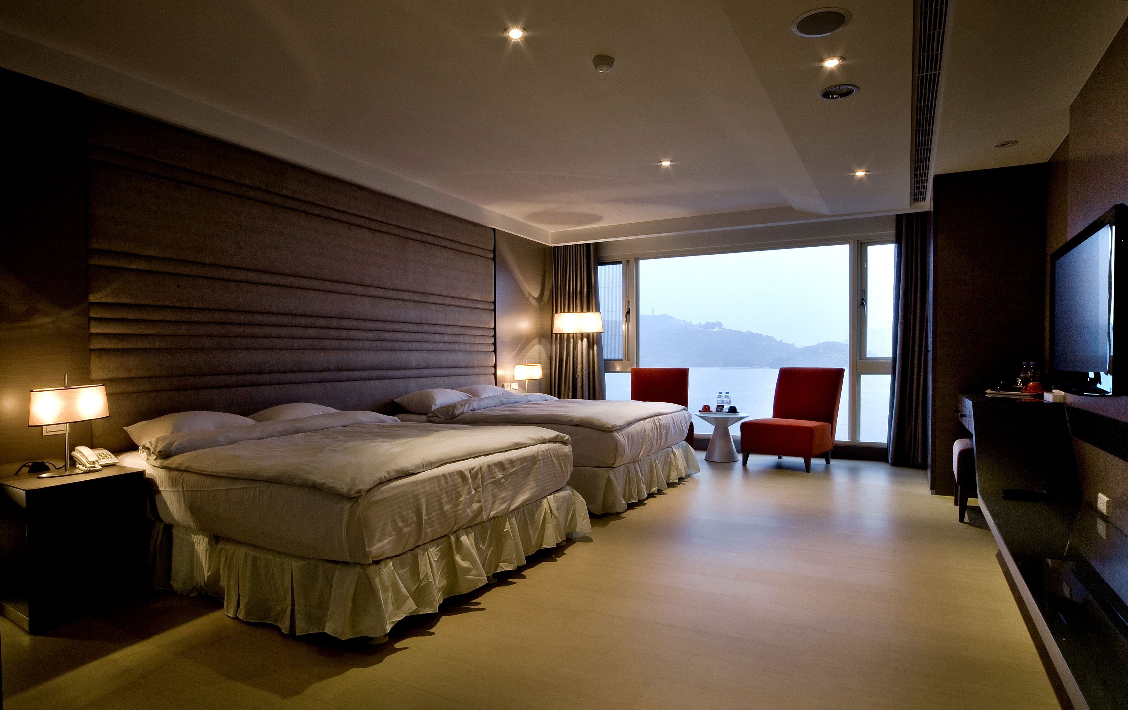 quadruple room, lake view front seat | 1 bedroom, desk, blackout curtains, soundproofing