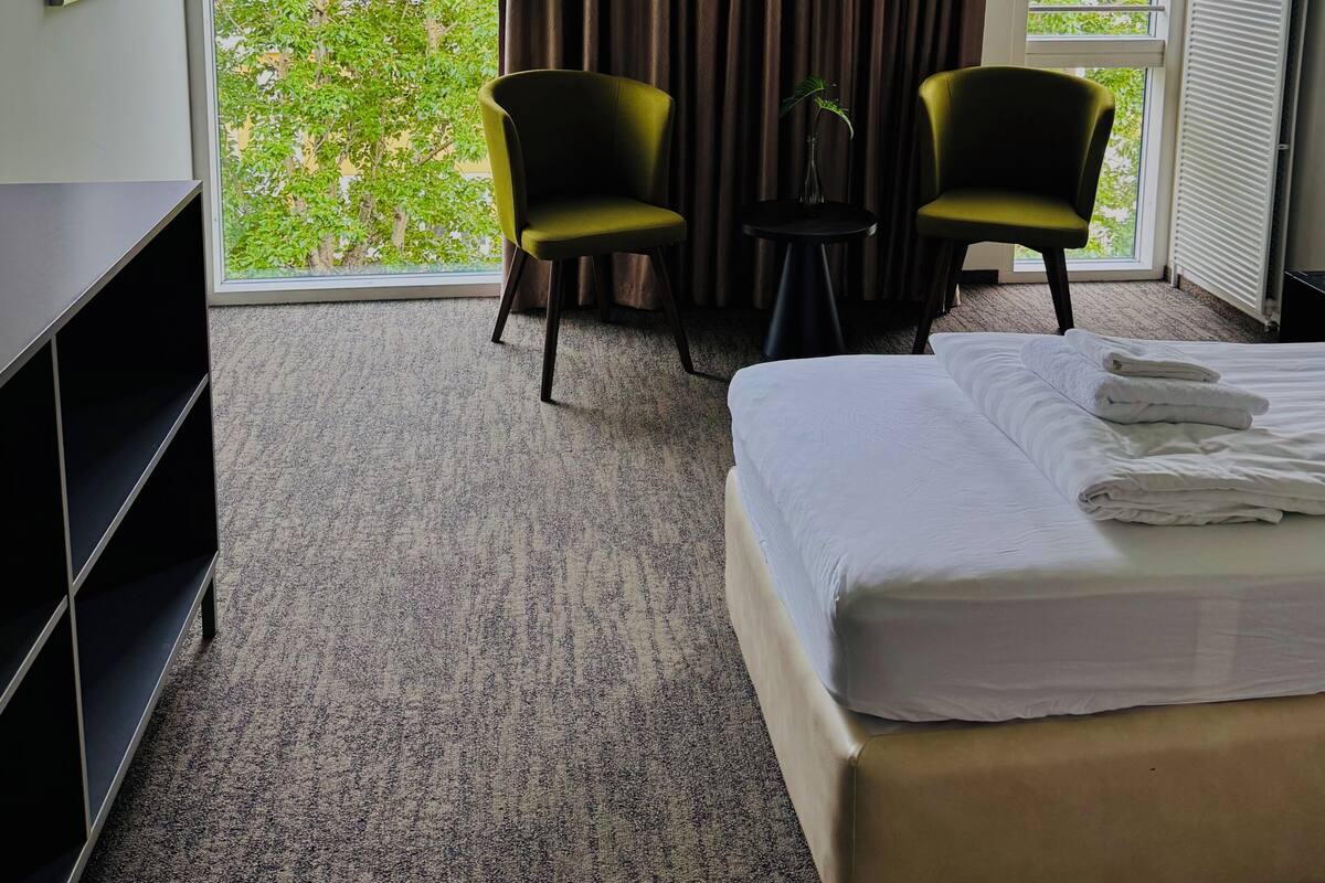 Standard Twin Room | Desk, iron/ironing board (on request), free WiFi, bed sheets