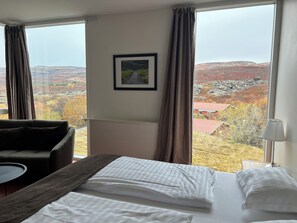 ห้องสแตนดาร์ดทริปเปิล | โต๊ะทำงาน, เตารีด/โต๊ะรีดผ้า, Wi-Fi ฟรี, ผ้าปูที่นอน