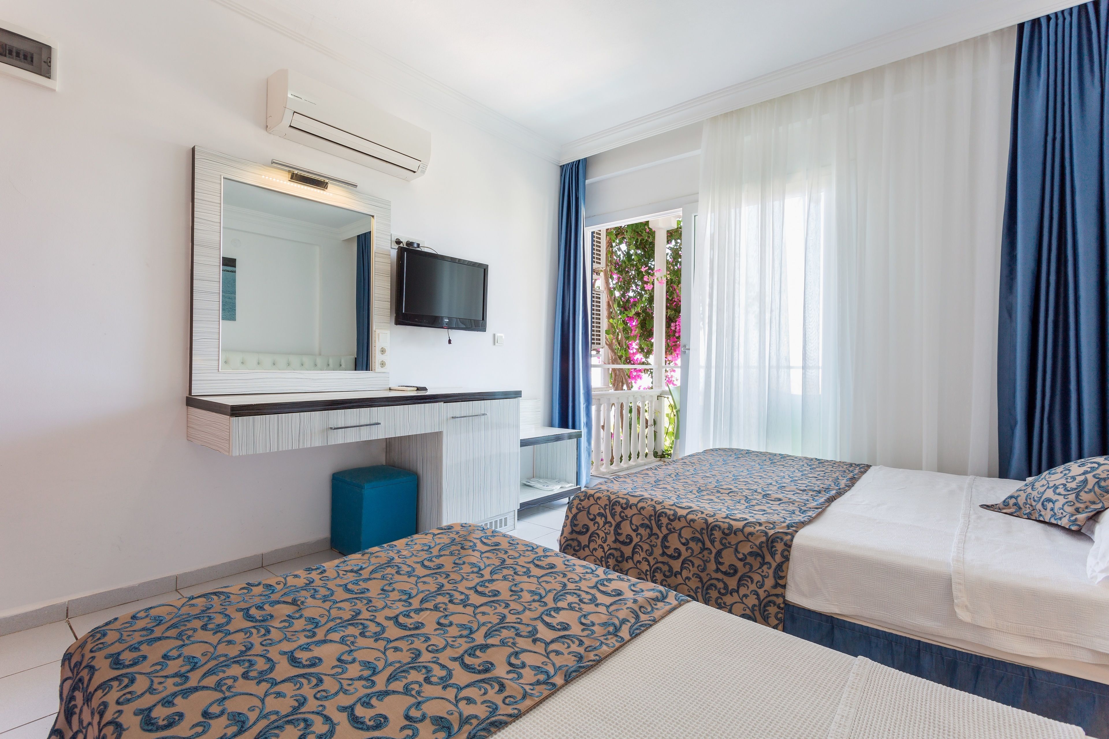 triple room | 1 bedroom, in-room safe, free wifi