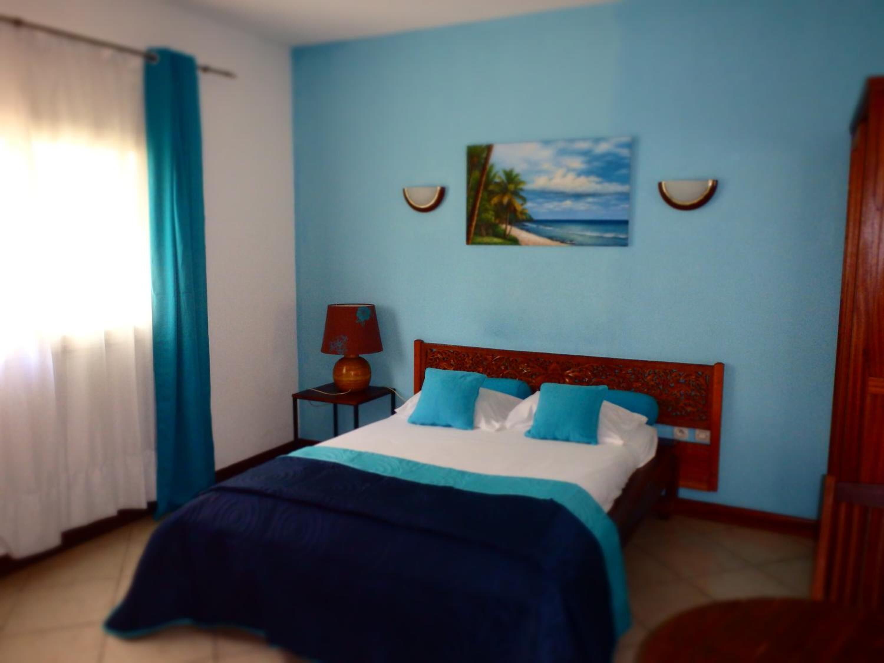 Premium bedding, desk, iron/ironing board, free WiFi