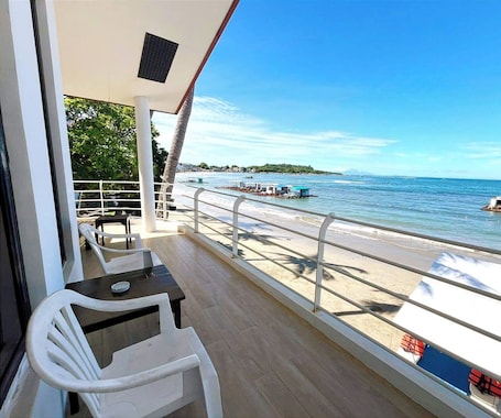 Oceana | Terrace/patio. The Coral Beach Club