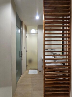 Studio Suite | Bathroom sink - Hotel Nicanor (Dumaguete)