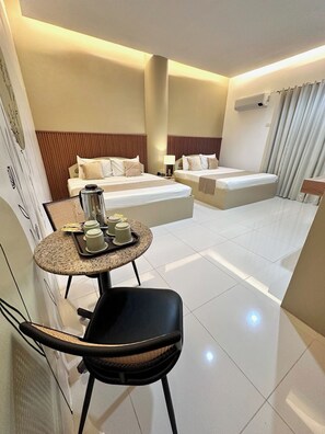 Quadruple Room | Desk, soundproofing, free WiFi, bed sheets - Hotel Nicanor (Dumaguete)